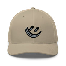 Load image into Gallery viewer, Black Smiley Trucker Cap